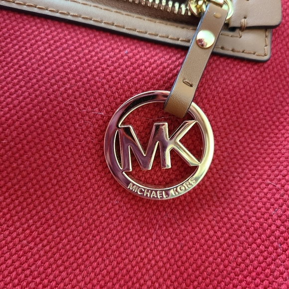 Authentic Michael Kors Handbag - Picture 2 of 9